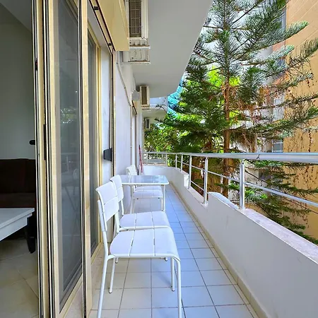 Charming And - Sleeps 6 Саранда