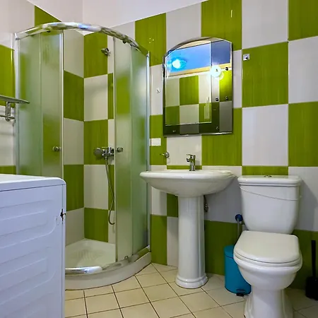 Charming And - Sleeps 6 Apartment