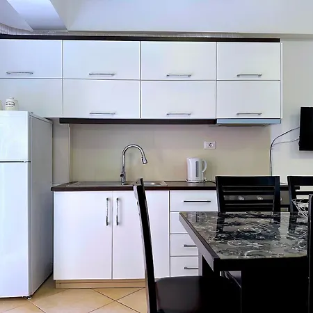Charming And - Sleeps 6 *