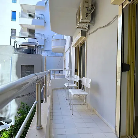 Charming And - Sleeps 6 *
