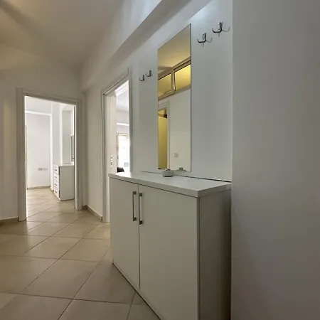 Charming And - Sleeps 6 *